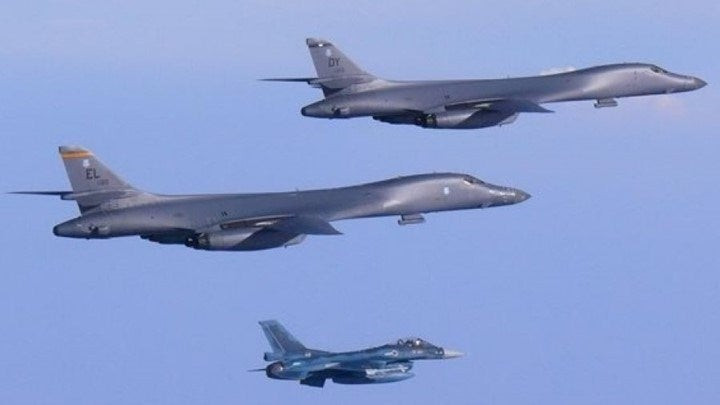 ΗΠΑ: Βομβαρδιστικά B-1B Lancer πέταξαν ανατολικά των ακτών της Βόρειας Κορέας